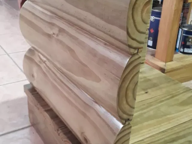 Meia Tora de Pinus Tratada: rusticidade e durabilidade para projetos especiais